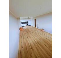 Schöne 4-Zimmer Wohnung mit Westbalkon, Top Aussicht - Pinneberg