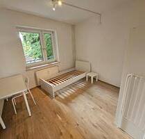 Möbliertes WG Zimmer in optimaler Essener Lage, in der Nähe der Innenstadt