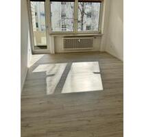 2 Zimmer Wohnung mit Garage neu Renoviert München City