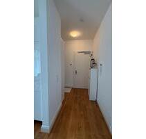 Helle, sanierte Altbauwohnung - 2 Zimmer - bezugsfrei ab 1.9. - Düsseldorf Flingern Süd