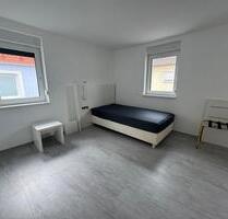 Top-WG in Regensburg: Kernsanierte Zimmer mit Wintergarten, Balko