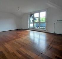 Große 3 Zimmer (102 qm) Dachgeschoss-Wohnung im Zentrum Unterhaching - Gilching