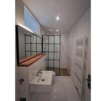 Ab 01.08.25! 2 Zimmer Wohnung mit EBK und Balkon im Medienhafen - Düsseldorf Stadtbezirk 3