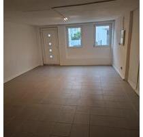 Große 1 Zimmer Wohnung - 880,00 EUR Kaltmiete, ca.  58,00 m² in Weingarten (PLZ: 88250)
