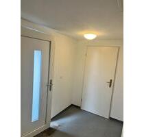 Helle 2-Zimmer Wohnung – 90 qm – Erdgeschoss in Solms-Niederbiel
