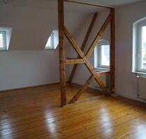 helle gemütl. 3 Zimmer Dachgeschosswohnung mit EBK und großem Bad - Limbach-Oberfrohna