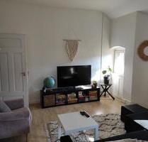 2er WG bietet top Zimmer - 400,00 EUR Kaltmiete, ca.  85,00 m² in Karlsruhe (PLZ: 76133)