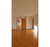 5 Zimmer Wohnung in Stuttgart Ost (perfekt WG geeignet)