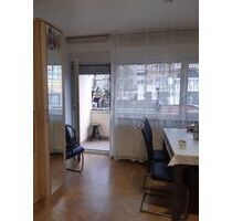1,5 Zimmer Wohnung mit Balkon und Einbauküche teilmöbliert - Nürnberg Rabus