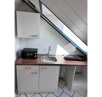 Einen Zimmer mit Küche nur (Bad und Wc )sind gemeinsam - Hochheim am Main