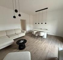 Erstbezug: Moderne 3-Zimmer-Wohnung mit Balkon, voll möbliert - Troisdorf