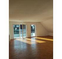 Helle, moderne 4-Zimmer Dachgeschosswohnung - Langensendelbach