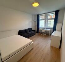 WG-ZIMMER Altbau-Charme, top saniert: Super Zentral WeddingMitte - Berlin