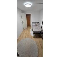 Wohngemeinschaft WG ZIMMER - 500,00 EUR Kaltmiete, ca.  30,00 m² in Ehingen (Donau) (PLZ: 89584)
