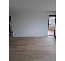 Schöne Renovierte 3,5 Zimmer Wohnung mit zwei Balkon in Beste Woh - Waiblingen Beinstein