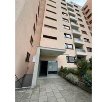 DAMEN WG ZIMMER für 2 Personen - 650,00 EUR Kaltmiete, ca.  100,00 m² in Unterhaching (PLZ: 82008)
