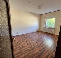 Schöne 3 Zimmer Wohnung in DU-Rheinhausen, 2.OG mit Balkon - Duisburg