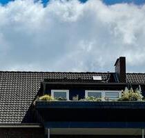 3 Zimmer Dachgeschoss großer Balkon - Osnabrück Wüste