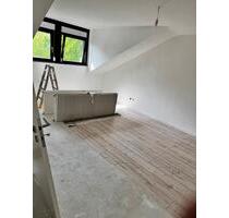 Dachgeschosswohnung 3 Zimmer WG geeignet - Langen (Hessen)