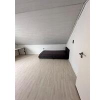 Einen Zimmer Hochheim Massenheim (Kaltmiete 490€ )Bad gemeinsam - Hochheim am Main
