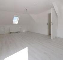 Individuelle und sonnendurchflutete schicke 2-Zimmer Dachgeschosswohnung in Schauenburg-Elgershausen