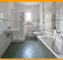 Schöne 2 Zimmer Wohnung mit Balkon, Wanne, Dusche und Aufzug! Zentrumsnähe! - Gera