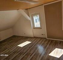 Absofort Mietwohnung 2,5 Zimmer Küche und Bad - Kreuztal