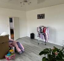 Helle 3 Zimmer Wohnung mit 83qm zu vermieten - Weitramsdorf