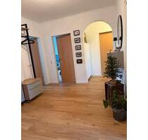 Große geräumige 4 Zimmer Wohnung in Sande