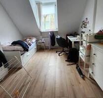 Schönes Dachgeschoss WG-Zimmer in Köln Kalk