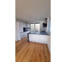 Helle 3-Zimmer Penthouse- Wohnung zu vermieten - München Allach-Untermenzing