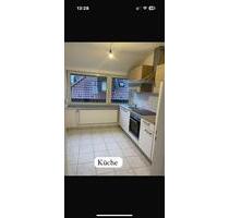 Frisch renovierte voll geflieste Dachgeschoss Wohnung mit Küche - Lünen Alstedde