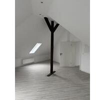 ERSETBEZUG! Helle 3-Zimmer DG Wohnung in Hüttenberg