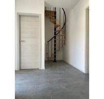 2 Zimmer 93 qm Wohnung, Bad, eigener Eingang, Haus - Oebisfelde-Weferlingen