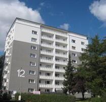 Schöne und helle 2 Zimmer Wohnung mit Balkon und einem Fahrstuhl, sofort anmietbar! - Lübeck Sankt Jürgen