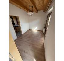 WG Zimmer in Lenting - 450,00 EUR Kaltmiete, ca.  210,00 m² in Lenting (PLZ: 85101)