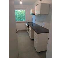 Helle 2-Zimmer Whg - EBK,Balkon, Parkett - Erstbezug n. Sanierung - Mülheim an der Ruhr