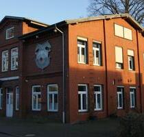 Wohnung Dachgeschoß 23 Zimmer - 680,00&nbsp;EUR Kaltmiete, ca.&nbsp; 80,00&nbsp;m&sup2; in Lübeck (PLZ: 23556) Sankt Lorenz Nord