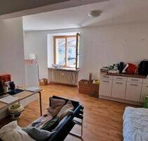 1 Zimmer Wohnung zu vermieten - 550,00 EUR Kaltmiete, ca.  28,00 m² in Aiterhofen (PLZ: 94330)