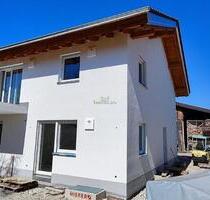 3-Zimmer Wohnung mit Garage und großem Süd- Balkon in ruhiger Dorflage in Frohnloh - Krailling Pentenried