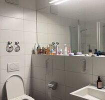 Großes Zimmer mit eigenem Bad in Appartement in Hotelareal - Trossingen