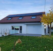 Hochwertige 5-Zimmer Wohnung mit Garten, Balkon und Terrasse - Eberdingen