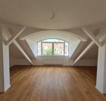 2-Zimmer Dachgeschosswohnung mit Nähe zum großen Garten - Dresden Blasewitz