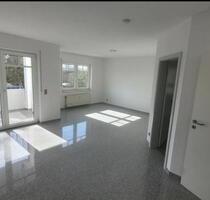 Helle 2 Zimmerwohnung mit Balkon und Garage in Maintal Hochstadt