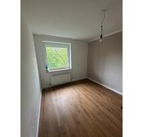 4 Zimmer Wohnung - 1.100,00 EUR Kaltmiete, ca.  92,00 m² in Bremen (PLZ: 28277) Neustadt