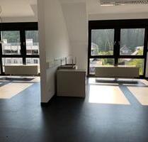 Helle 3 Zimmer Wohnung oder Büro in Netphen Mitte - Kreuztal