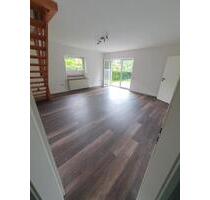 2 Zimmer Haushälfte mit neuer EBK, Garten und Carport - Linden