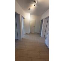 3-Zimmer Wohnung mit Balkon, EBK, Garage und Fahrradschuppen - Rimpar