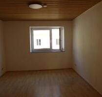 1 12 Zimmer Wohnung - 425,00 EUR Kaltmiete, ca.  31,50 m² in Regensburg (PLZ: 93059) Konradsiedlung