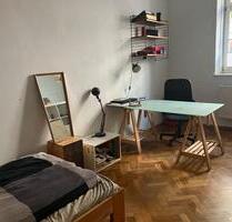 Vermiete 16qm Zimmer in Altbauwohnung für Wiesnbedienungpersonal - München Thalkirchen-Obersendling-Forstenried-Fürstenried-S